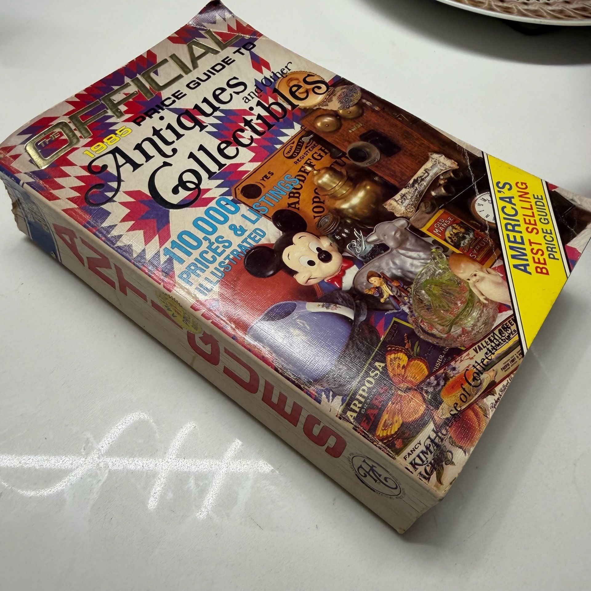 Vintage 1985 Official Price Guide to Antiques and Other Collectibles 1