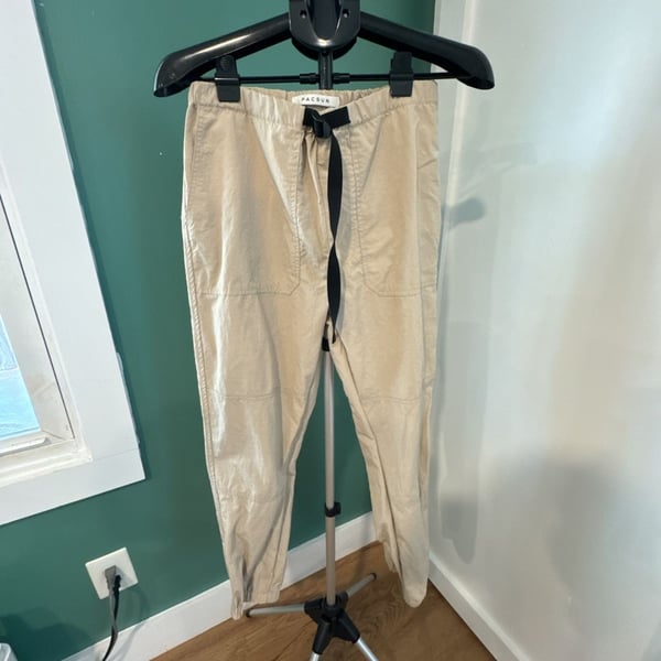PacSun Jogger Pants Size S Beige Buckle Belt