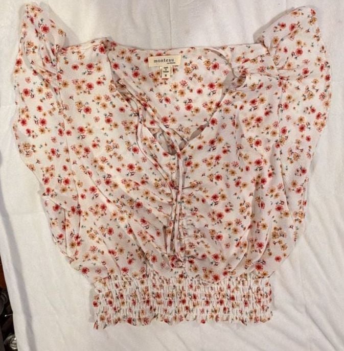 Monteau Floral Top Size M Cream Pink Short Sleeve Ruched Smocked 2