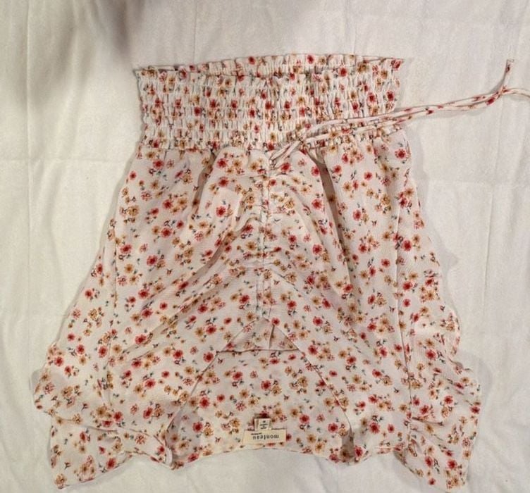 Monteau Floral Top Size M Cream Pink Short Sleeve Ruched Smocked 5