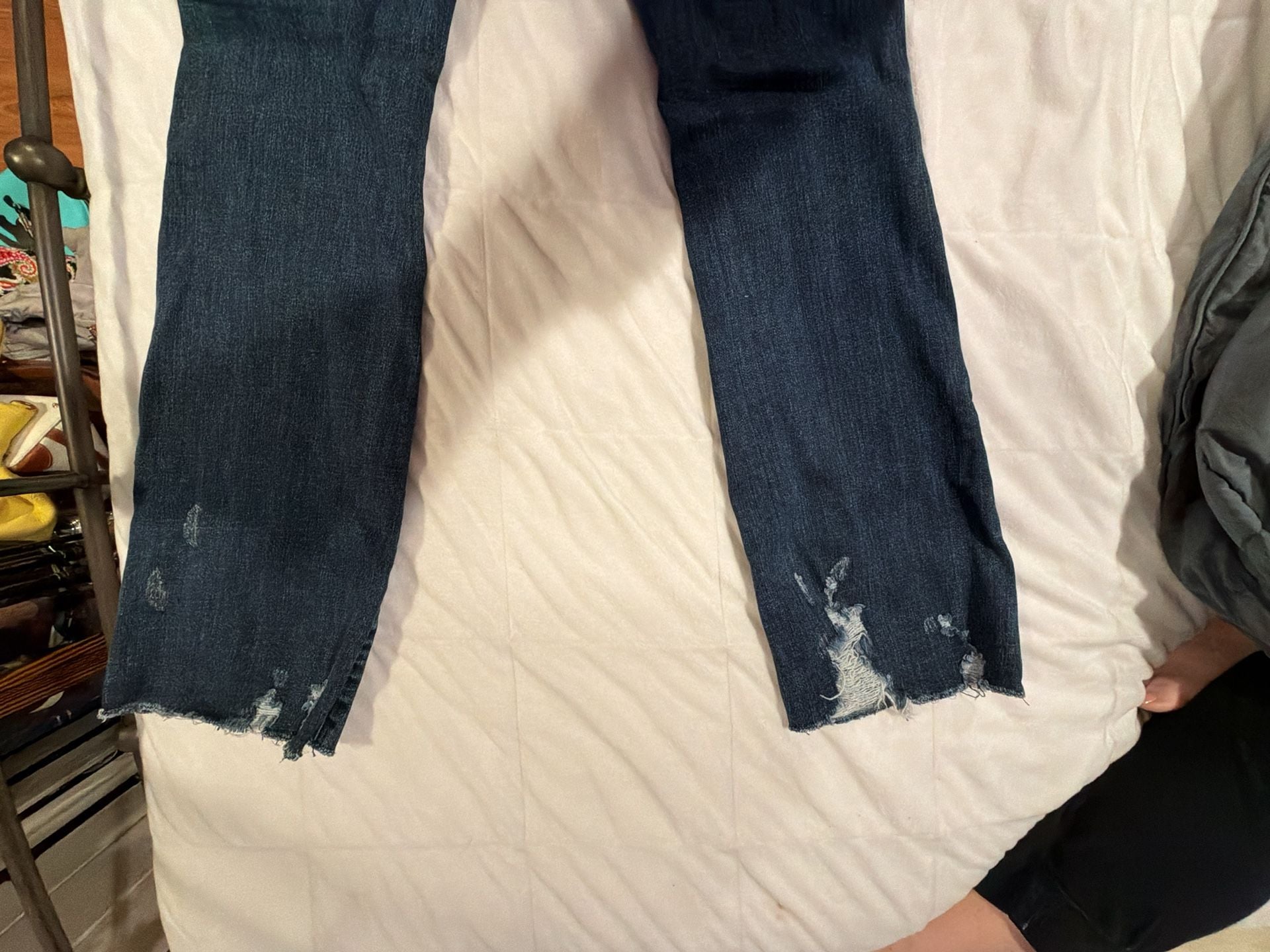 Judy Blue Slim Bootcut Jeans Size 15/32 Distressed Denim 10