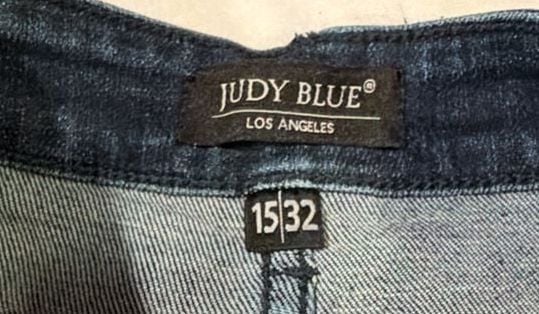 Judy Blue Slim Bootcut Jeans Size 15/32 Distressed Denim 7