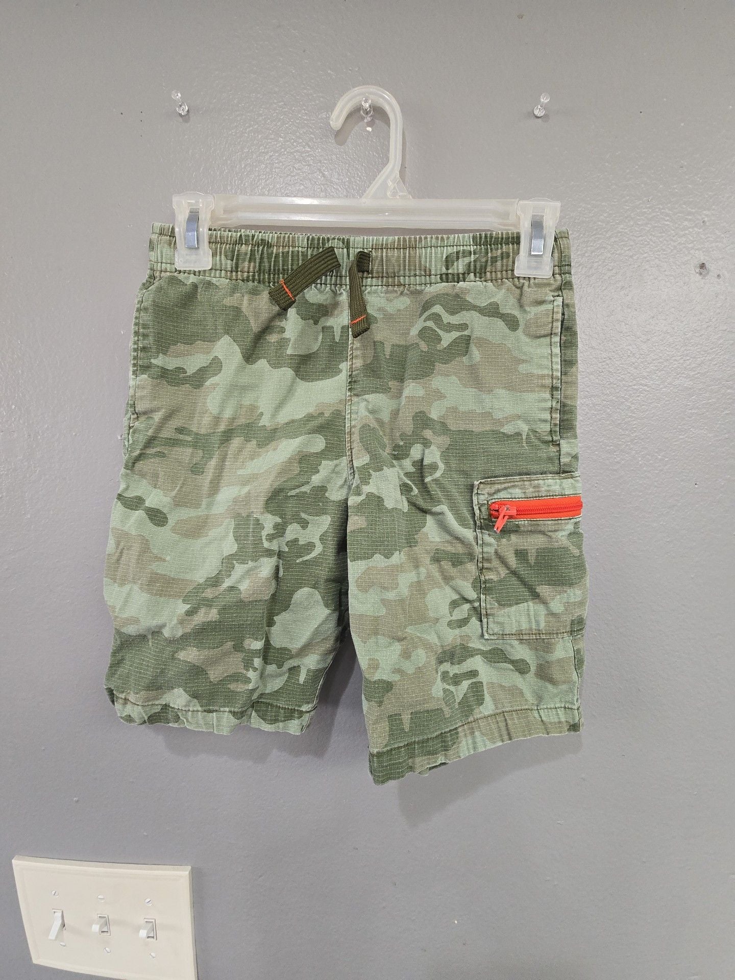 365 Kids from Garanimals Cargo Shorts Size 10 Camo Green 2
