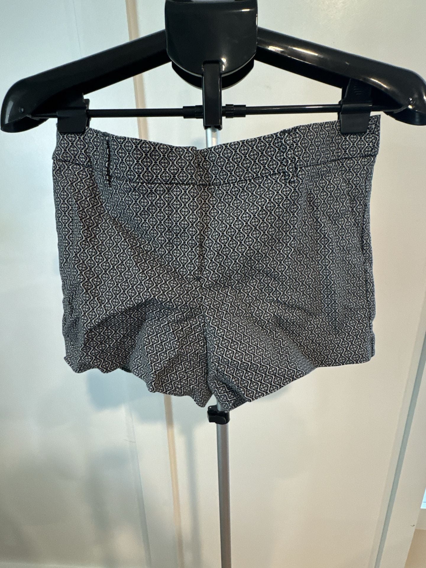 Dalia Collection Shorts Size 6 Black White Geometric Print Cotton Spandex 2