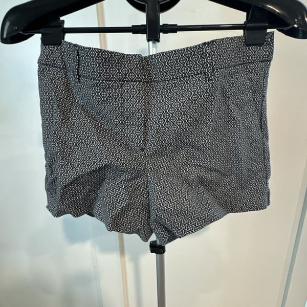 Dalia Collection Shorts Size 6 Black White Geometric Print Cotton Spandex