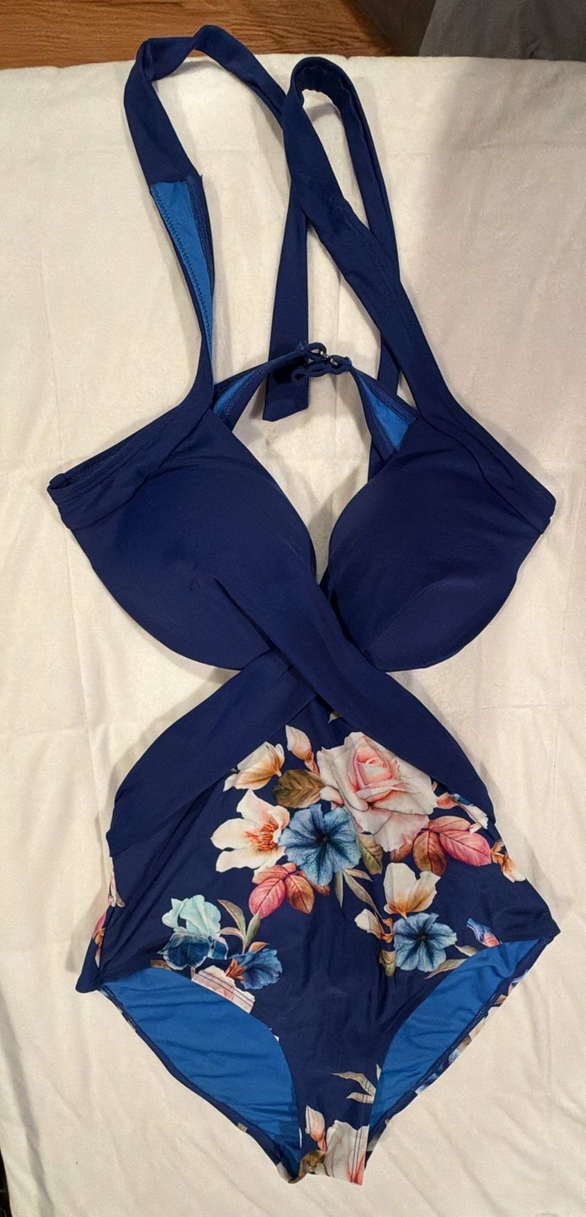 Cupshe Floral Halter One Piece Swimsuit 2