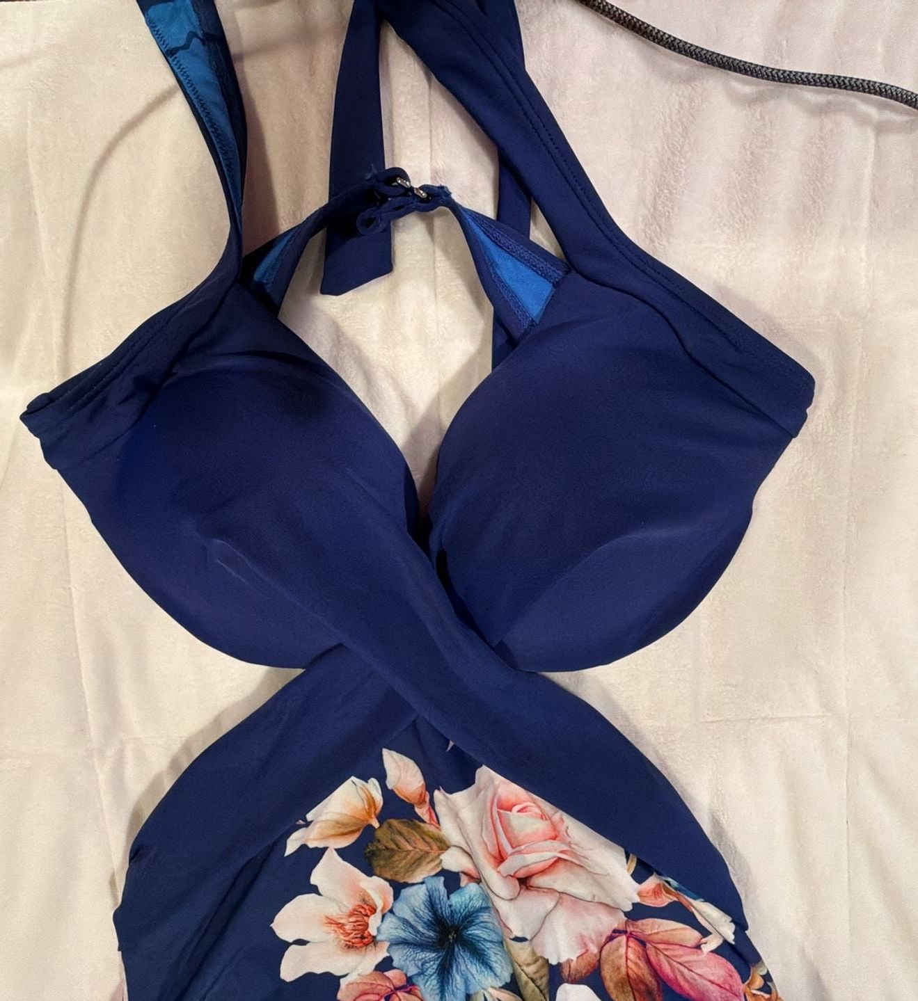 Cupshe Floral Halter One Piece Swimsuit 4