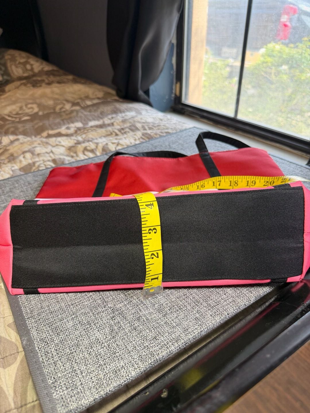 Clinique x Kate Spade Hello Gorgeous Striped Tote Bag 8