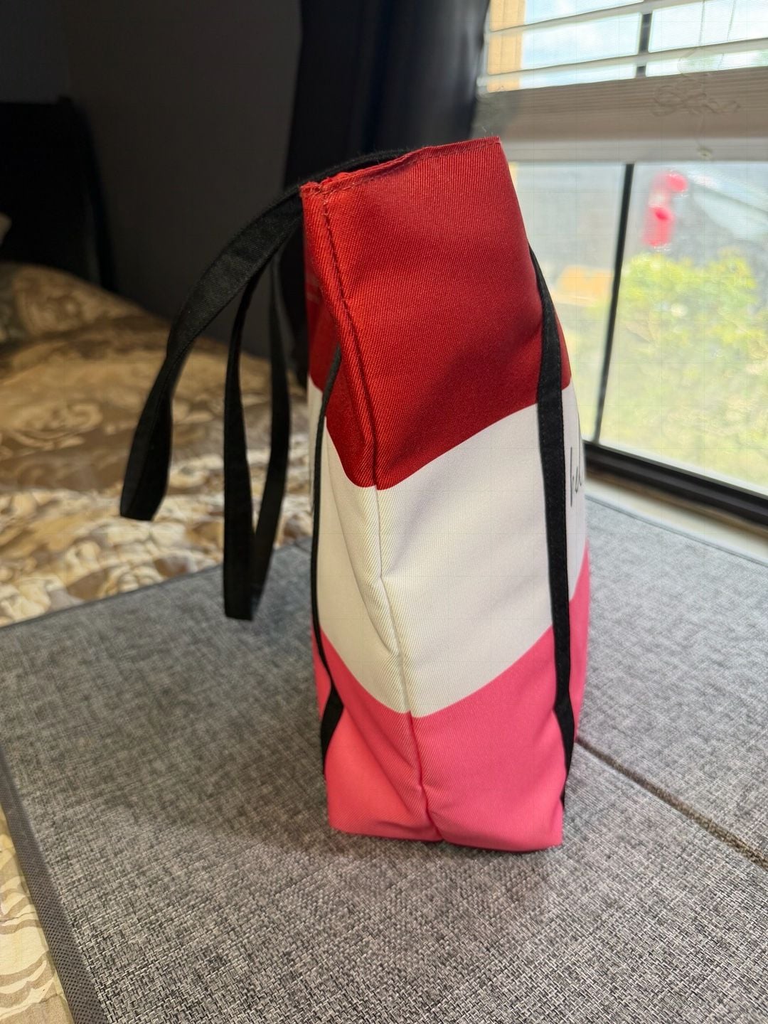 Clinique x Kate Spade Hello Gorgeous Striped Tote Bag 9