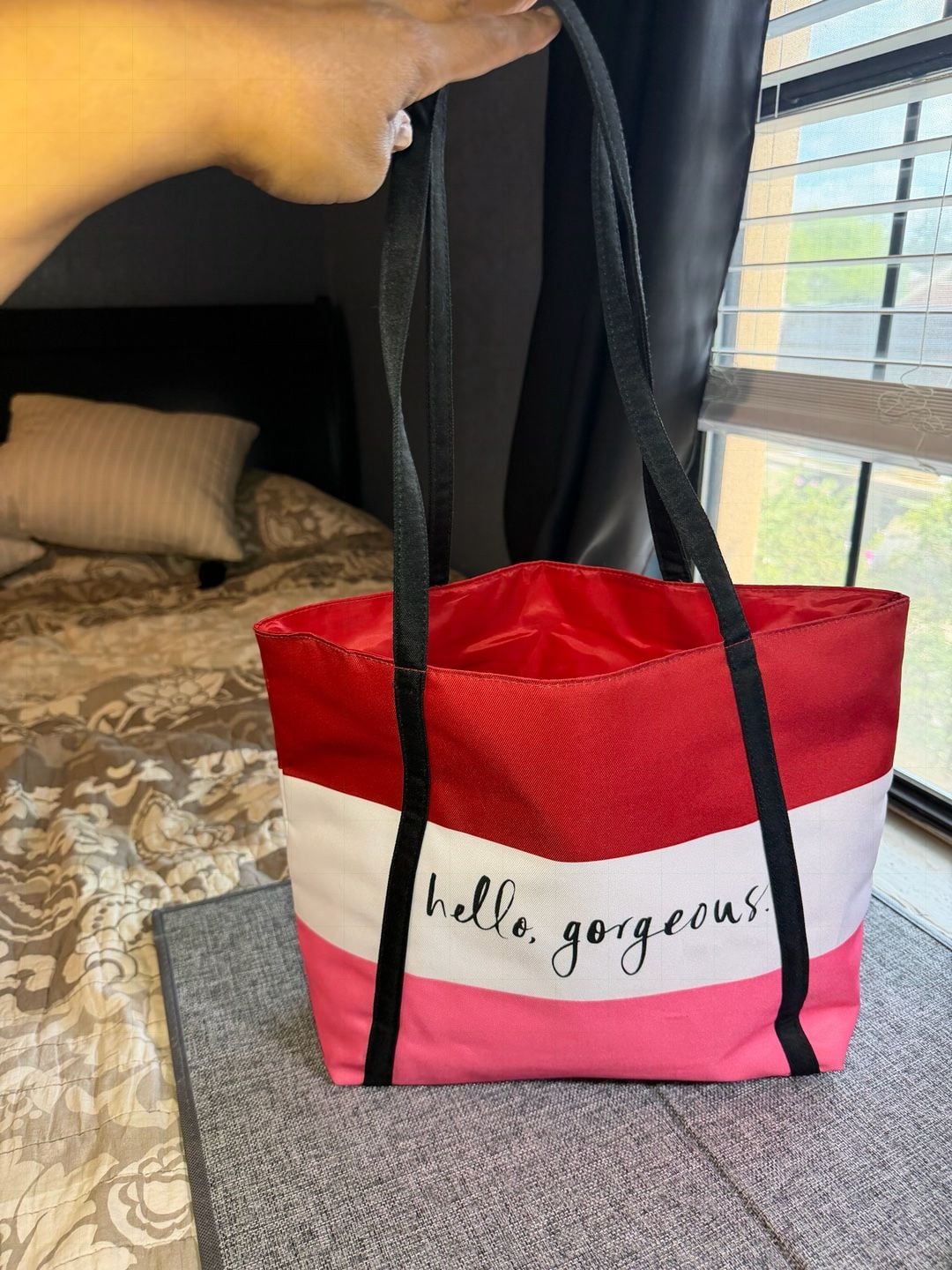 Clinique x Kate Spade Hello Gorgeous Striped Tote Bag 11