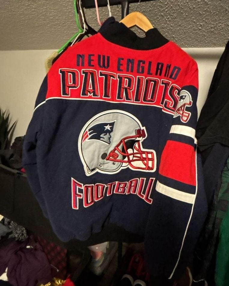 NFL New England Patriots Bomber Jacket Size L/G Navy Red Football 4