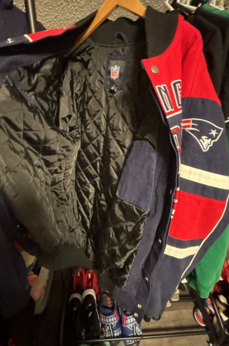 NFL New England Patriots Bomber Jacket Size L/G Navy Red Football 9