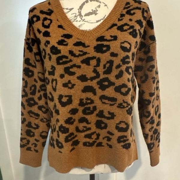 Knox Rose Leopard Print V-Neck Sweater Size S Brown Knit Pullover
