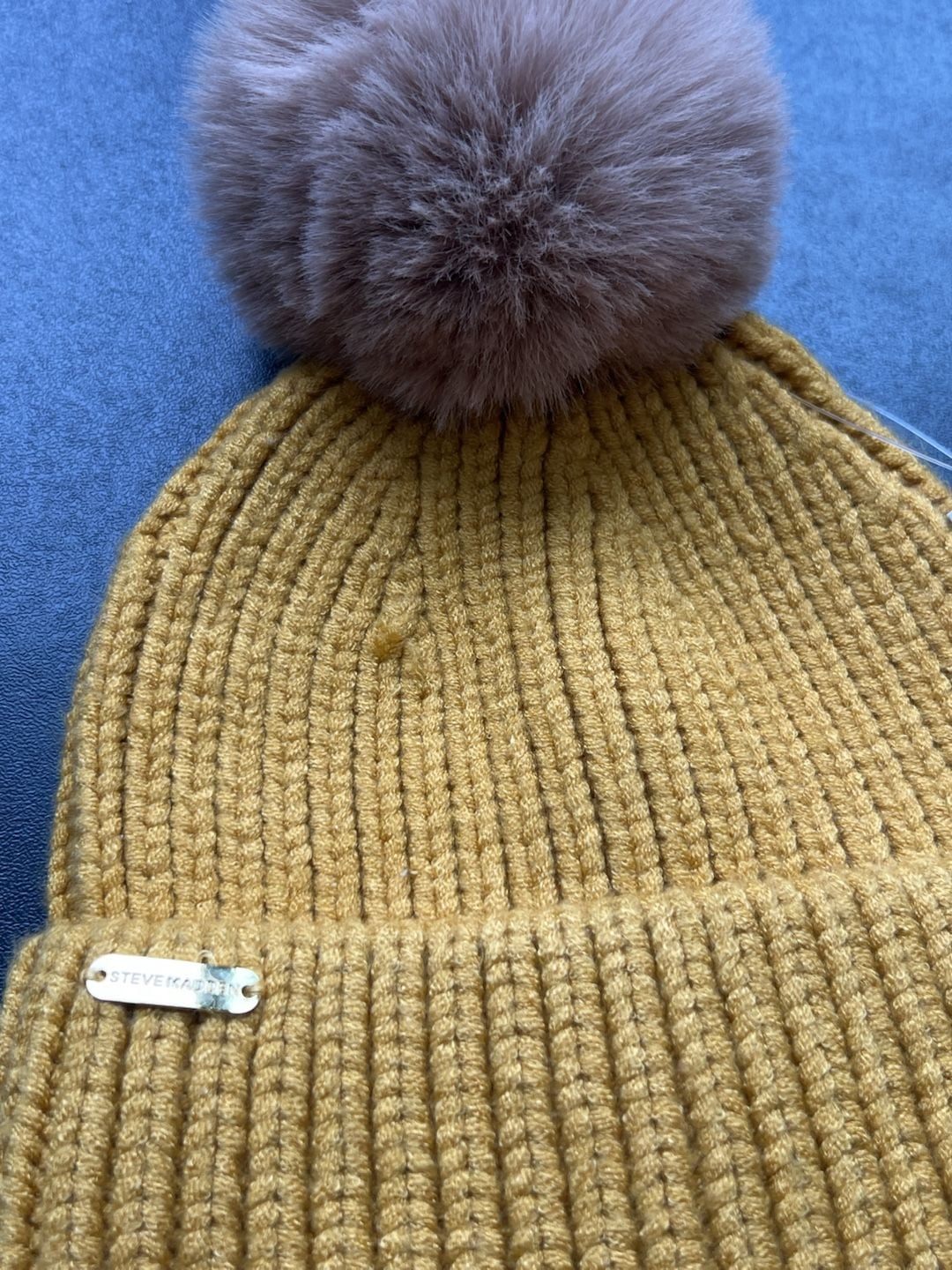 Steve Madden Mustard Yellow Ribbed Knit Beanie Faux Fur Pom Pom NWT 8