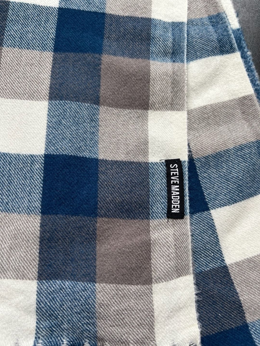 Steve Madden Plaid Scarf Blue Gray Ivory Fringe Wrap Shawl NWOT 2
