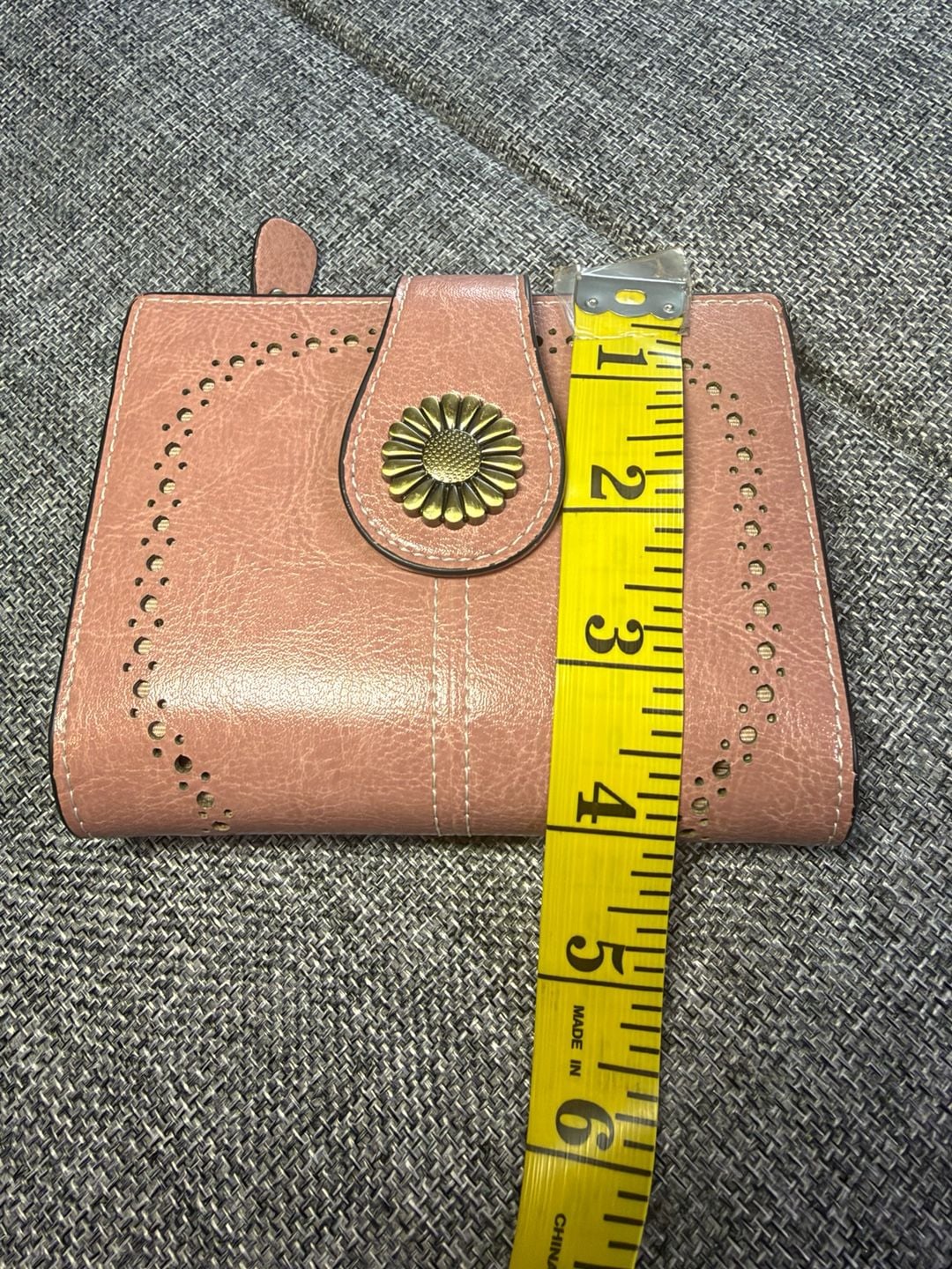 Pink Leather Bifold Sunflower Clasp Wallet 7