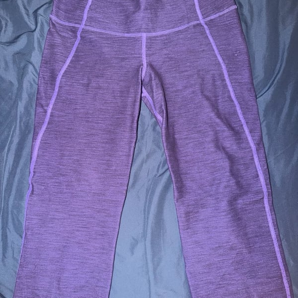 Lululemon Free Flow Crop Size 6 Purple Space Dye Jacquard Leggings
