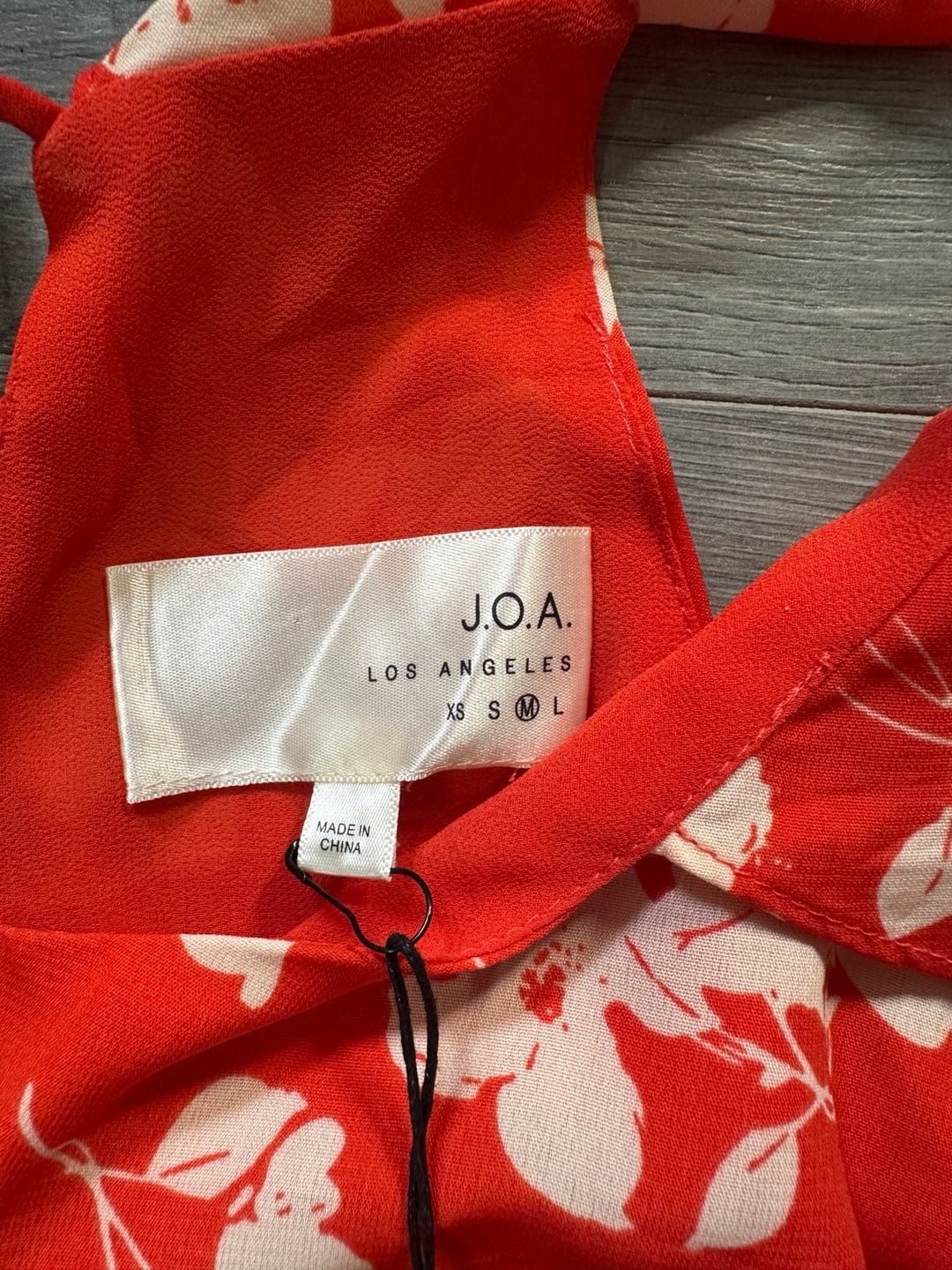 J.O.A. Los Angeles Floral Cold Shoulder Romper Size M Red White 4