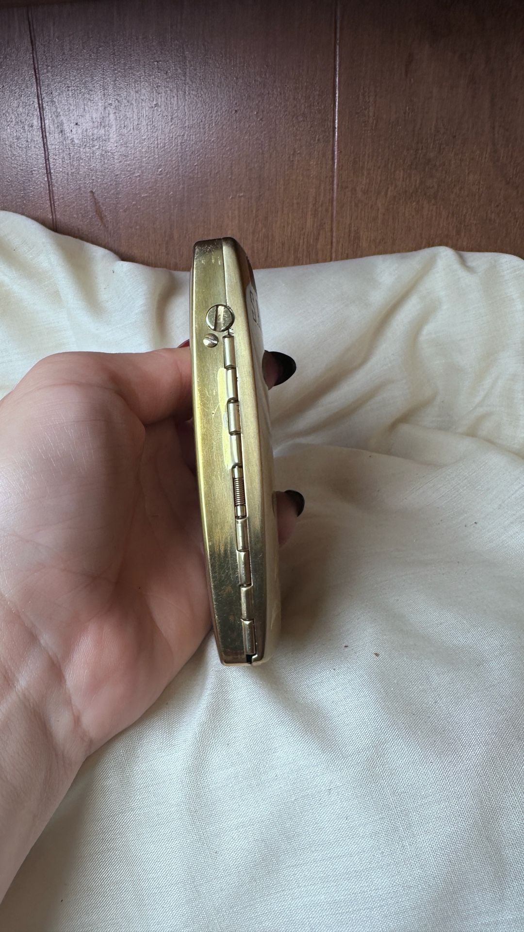 Ronson Vintage Gold Tone Cigarette Case Lighter with Leaf Design 3