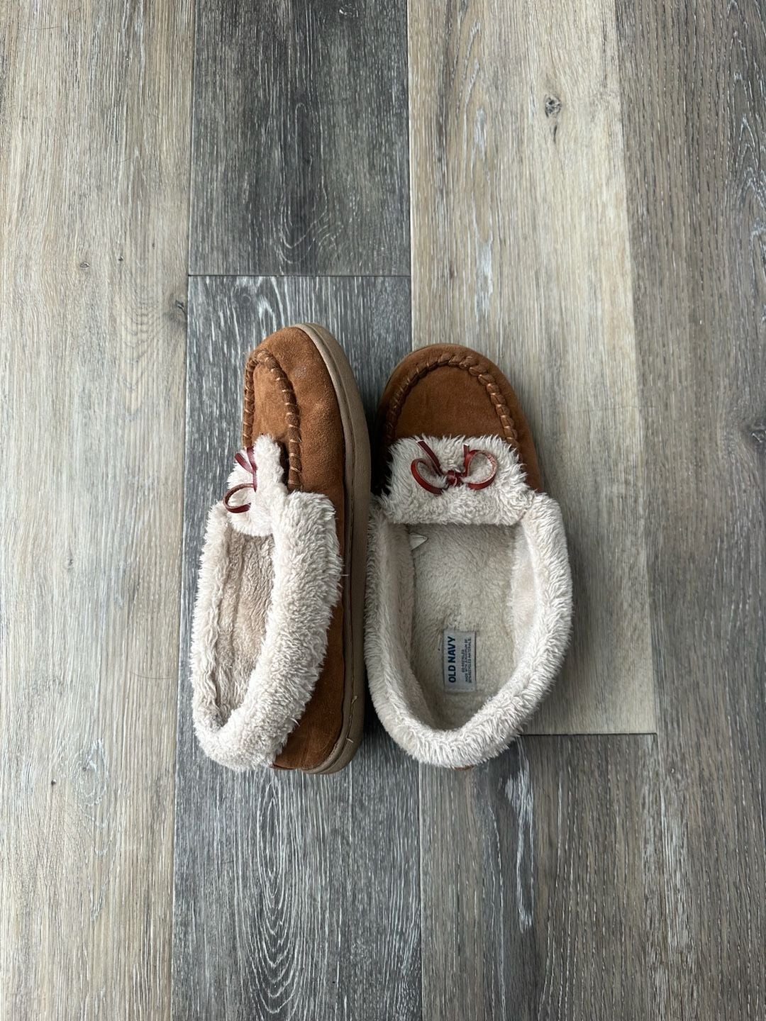 Old Navy Tan Faux Suede Sherpa Lined Moccasin Slippers Size 8 2
