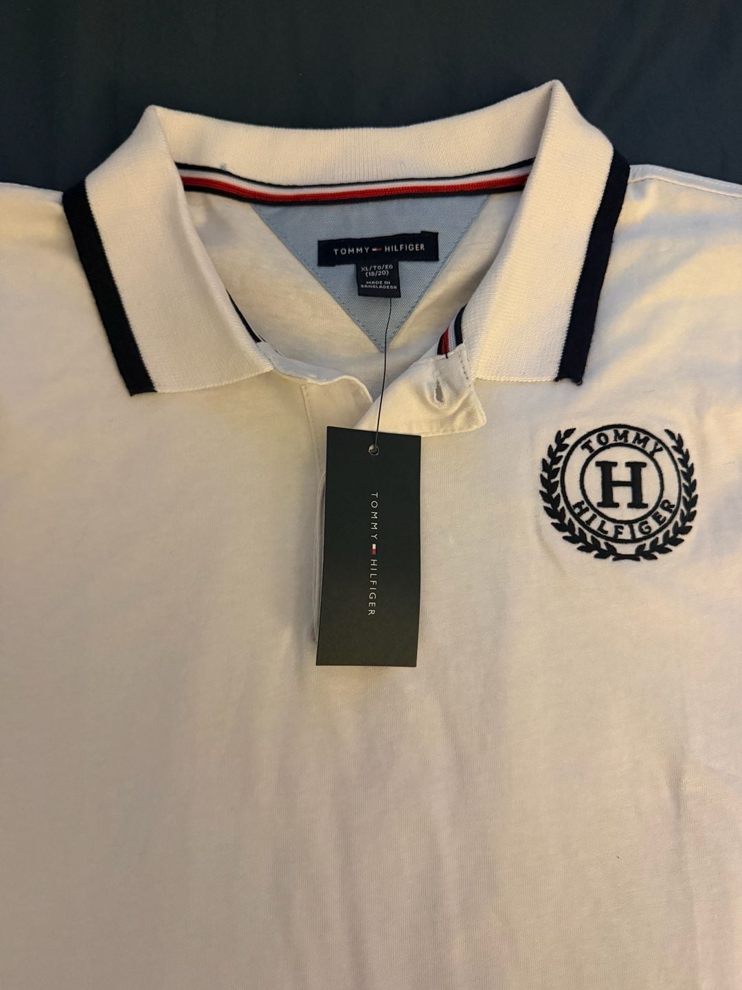Tommy Hilfiger Polo Shirt Size XL White Tipped Crest Logo
**BOYS XL** 2