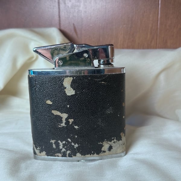 The Giant Vintage Pocket Lighter Black Leather Wrap Silver Tone