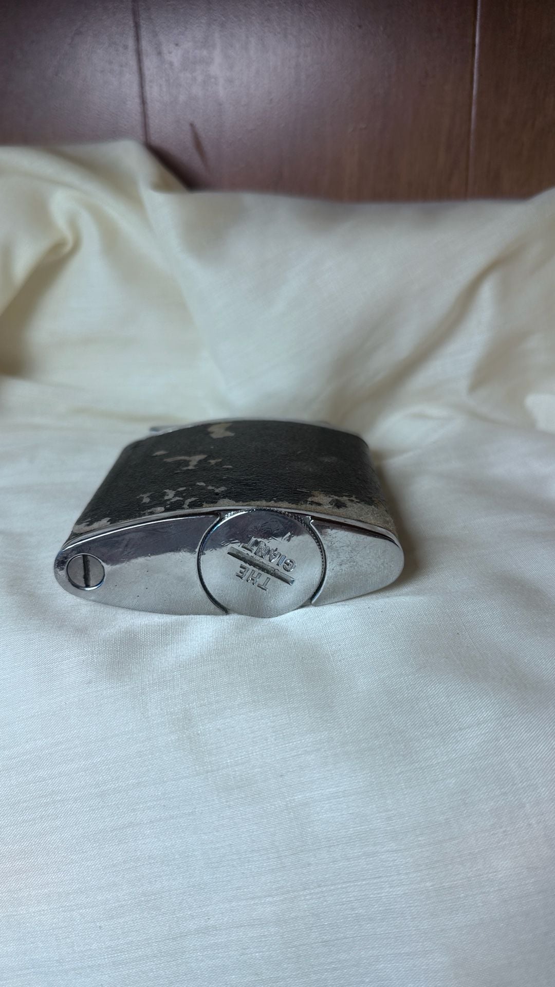 The Giant Vintage Pocket Lighter Black Leather Wrap Silver Tone 2