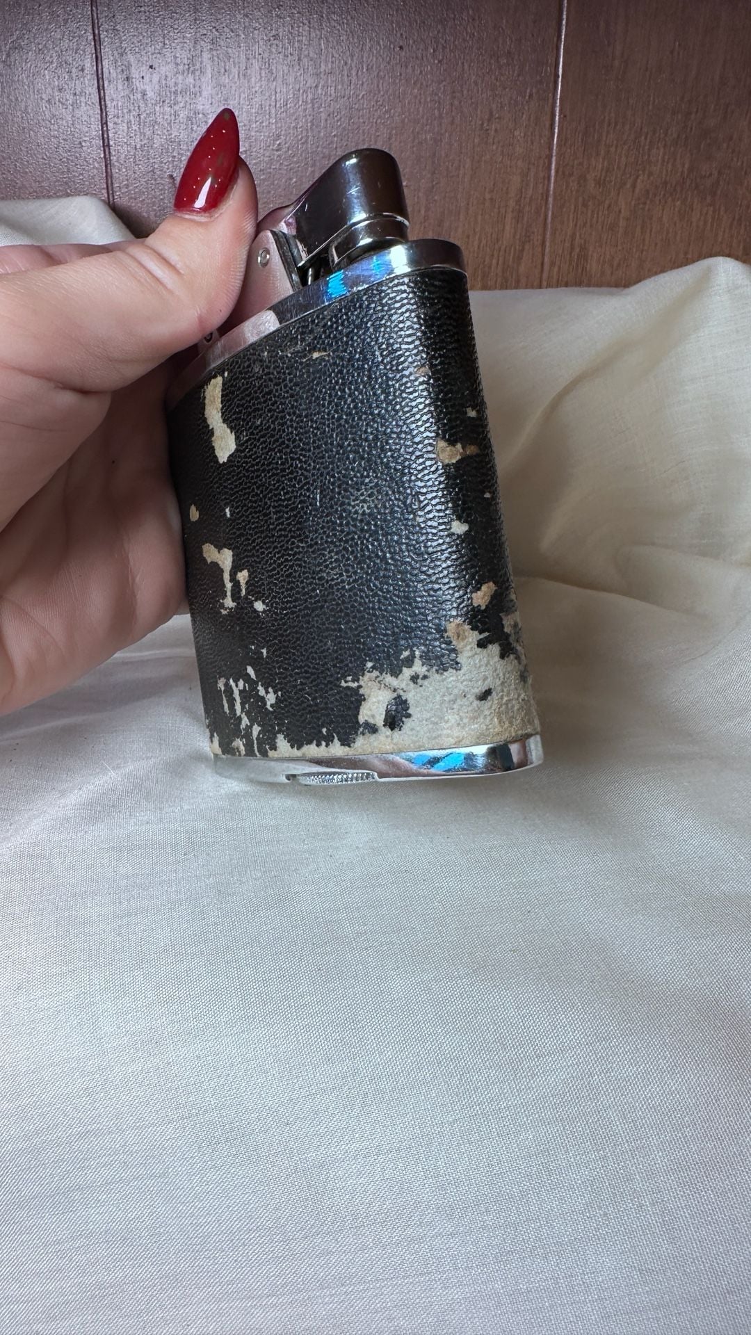 The Giant Vintage Pocket Lighter Black Leather Wrap Silver Tone 4