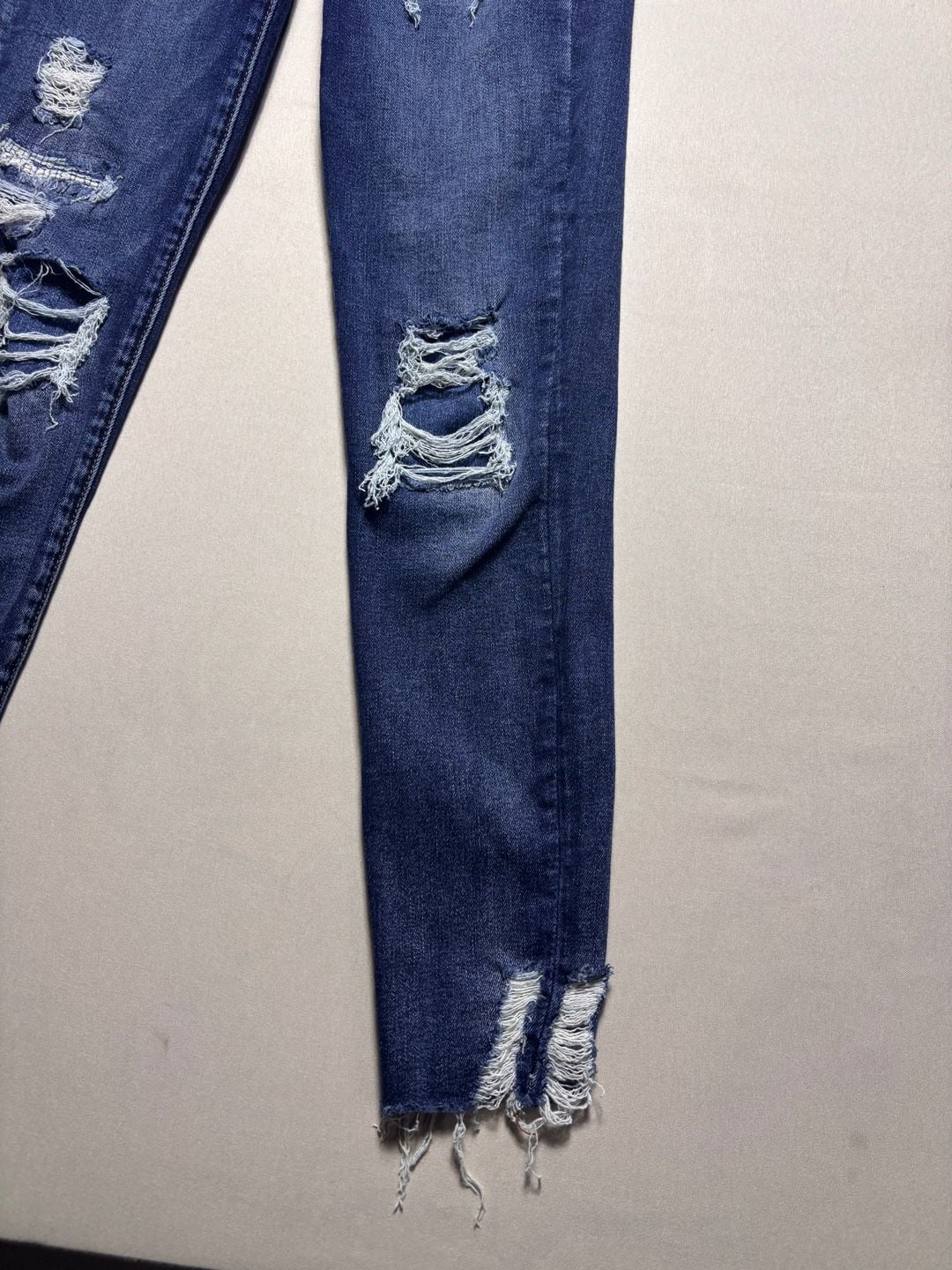 American Eagle Outfitters Next Level Stretch Dark Wash Ripped Skinny Jeans Size 4