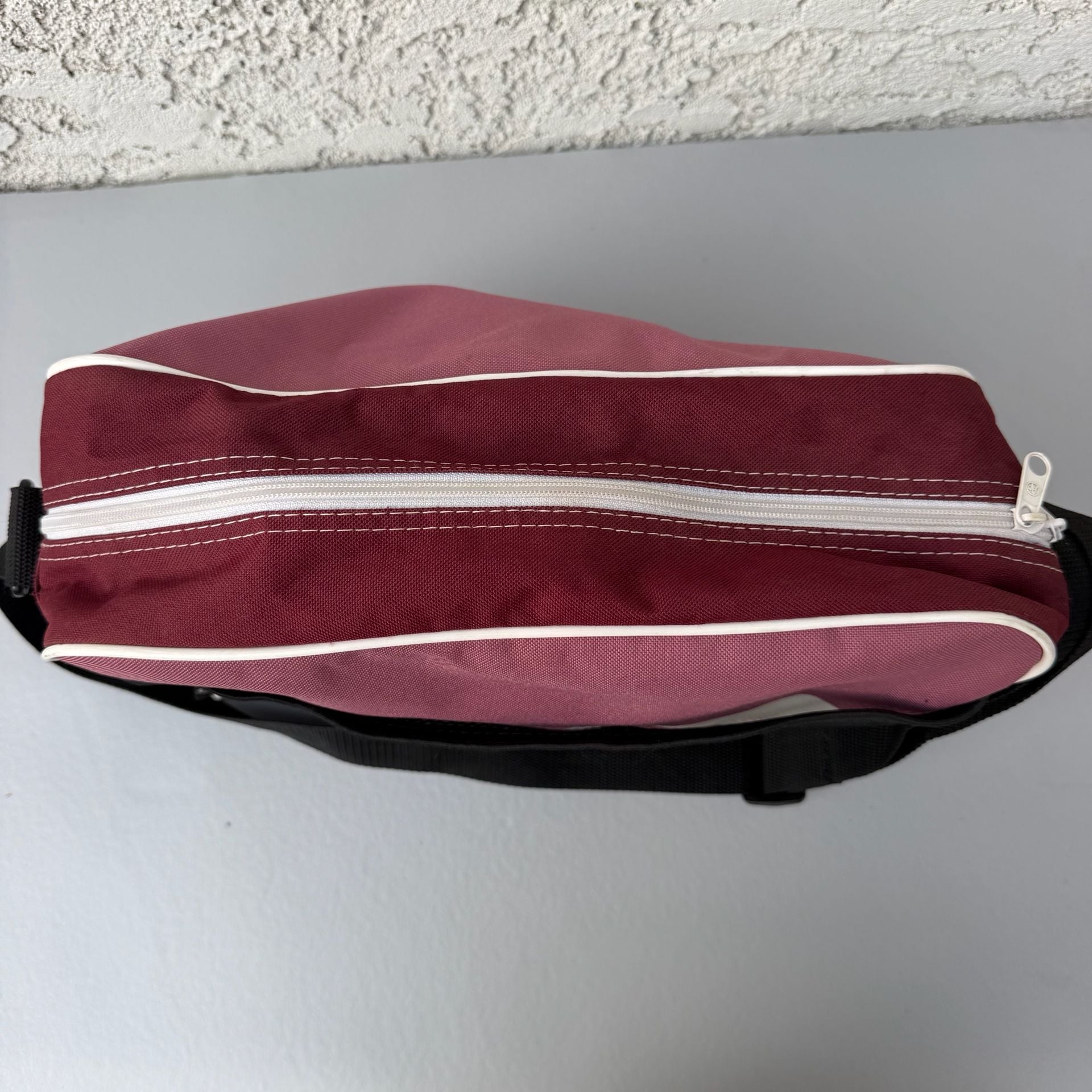 Vintage Y2K Roxy Quiksilver Pink Messenger Bag Logo Surf Skater Crossbody 4