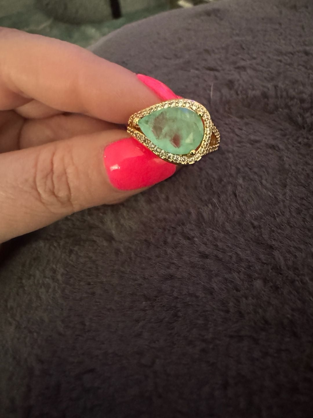 Bomb Party Ring Size 9 Gold Green Stone Pear Halo 2