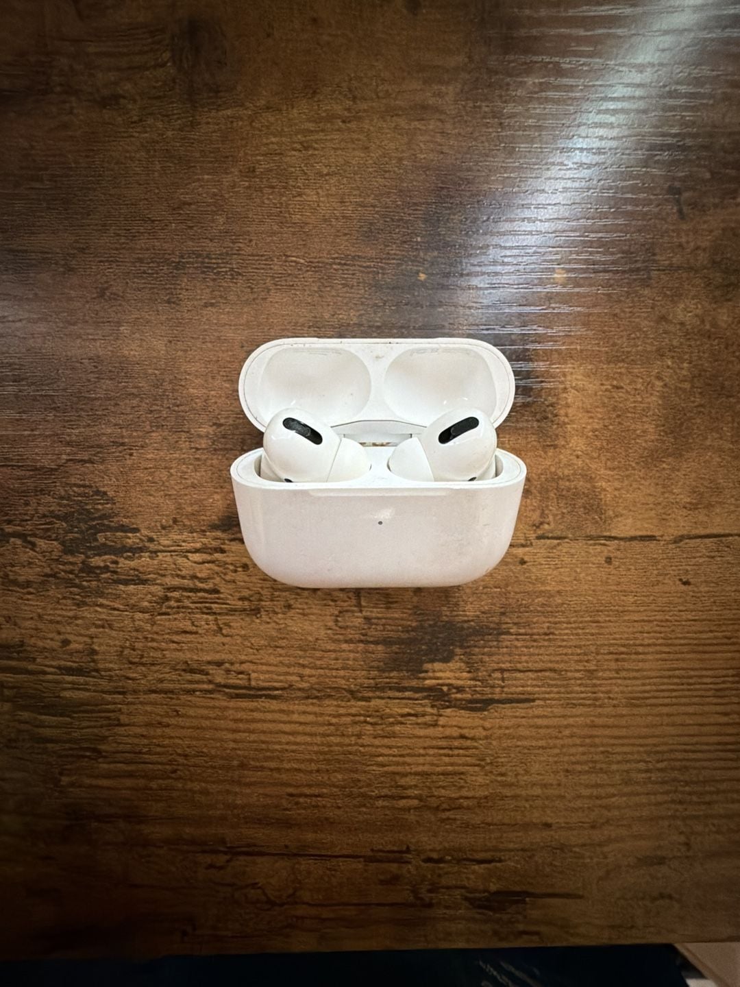 Apple AirPods Pro Wireless Earbuds with Charging Case White 1