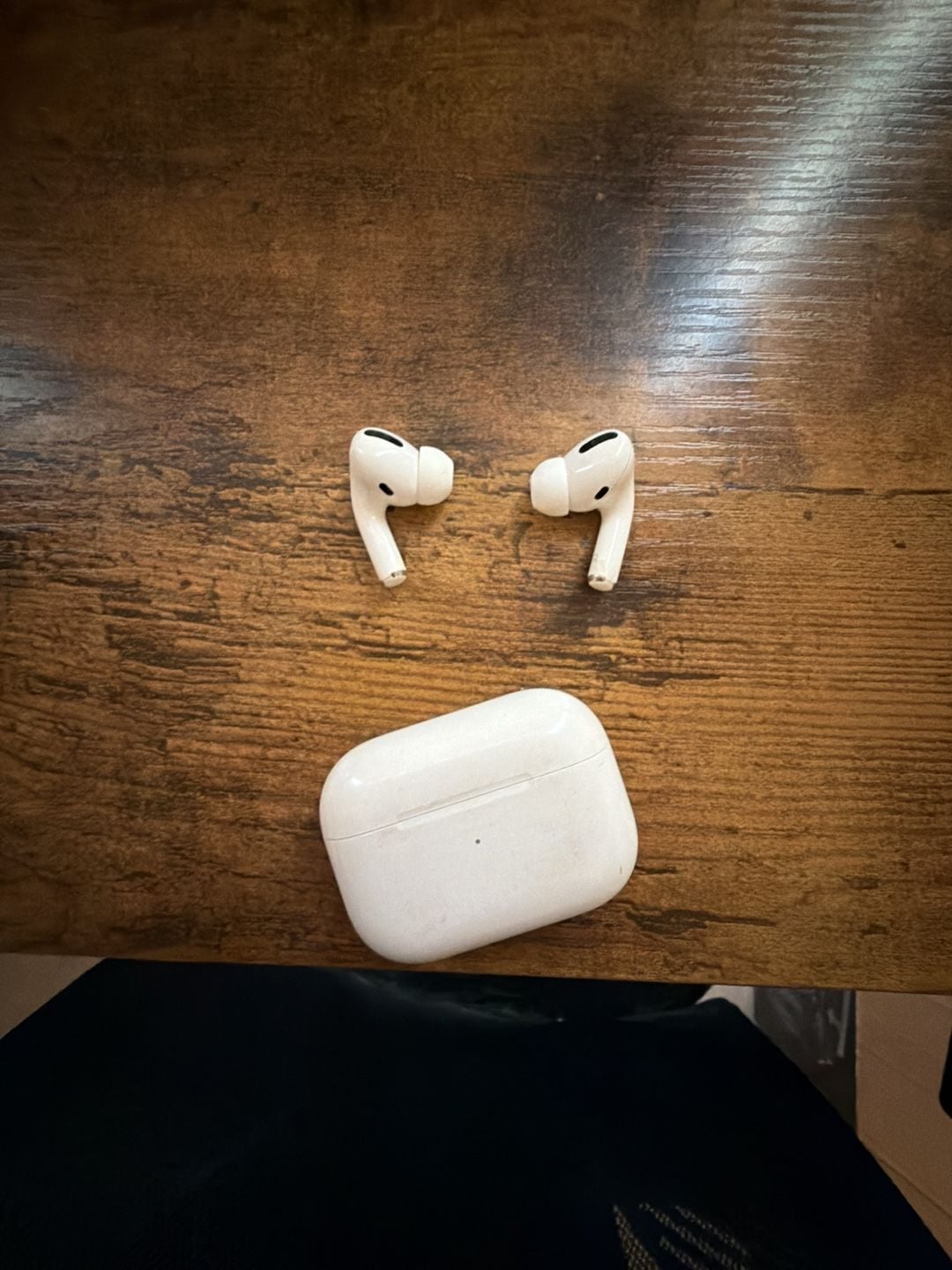 Apple AirPods Pro Wireless Earbuds with Charging Case White 3