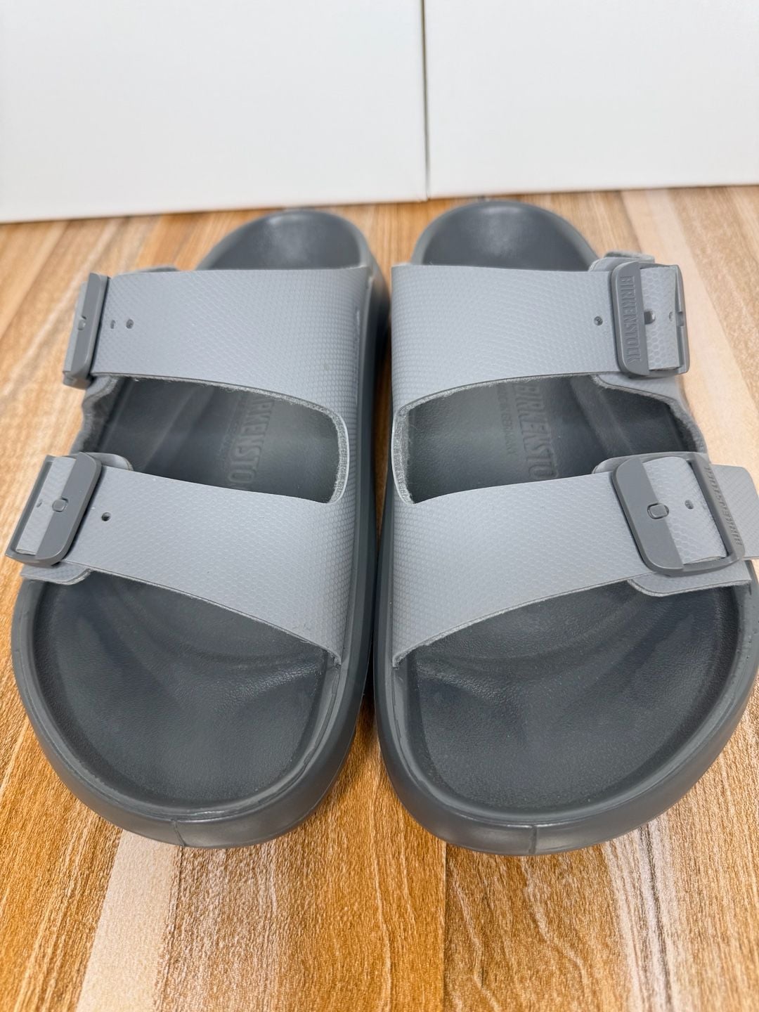Birkenstock Mogami Terra Size 41 L10 M8 Whale Gray Sandals Retail Price $105 2