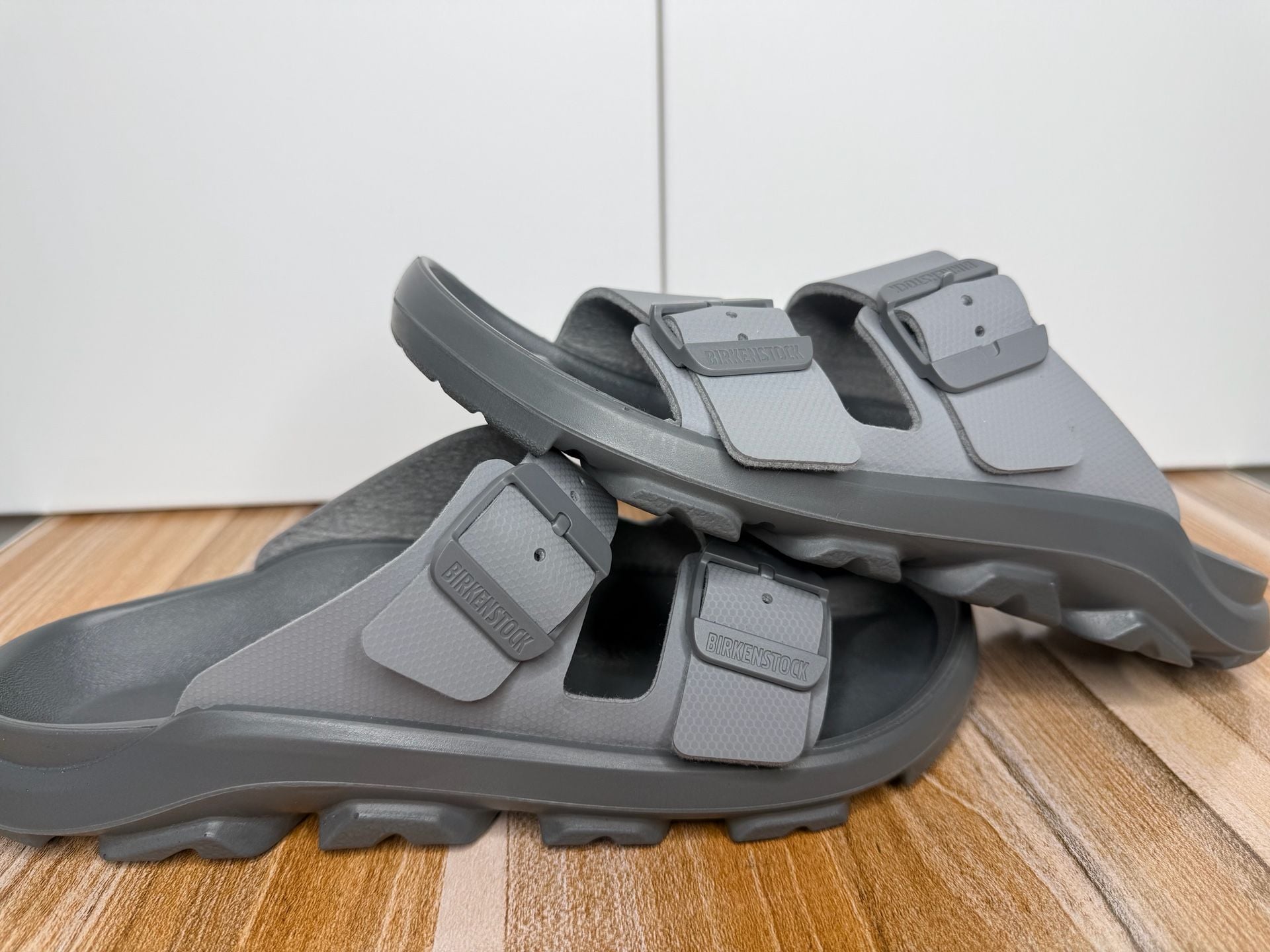 Birkenstock Mogami Terra Size 41 L10 M8 Whale Gray Sandals Retail Price $105 7