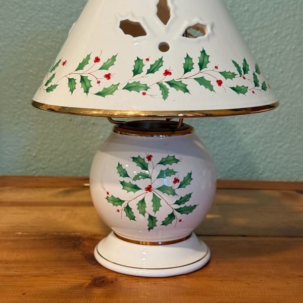 Lenox Holiday Candle Lamp Christmas Holly And Berry Porcelain Original Box