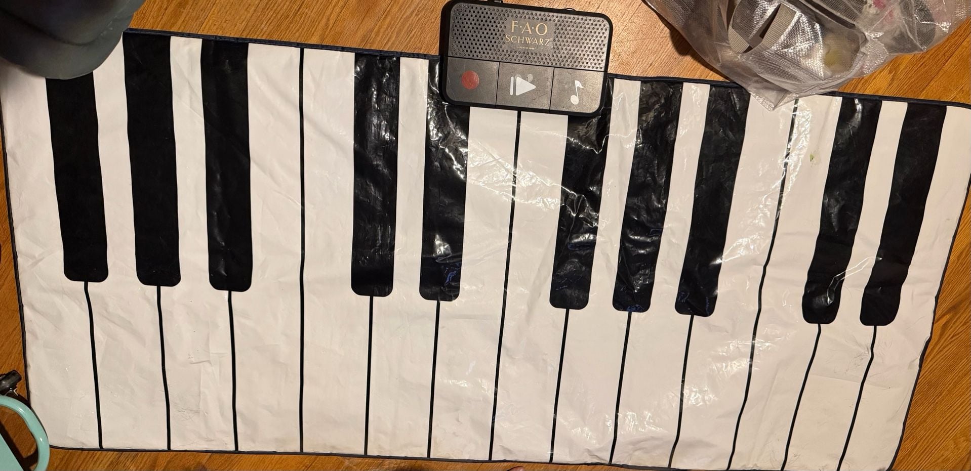 FAO Schwarz Giant Dance Mat Piano 1