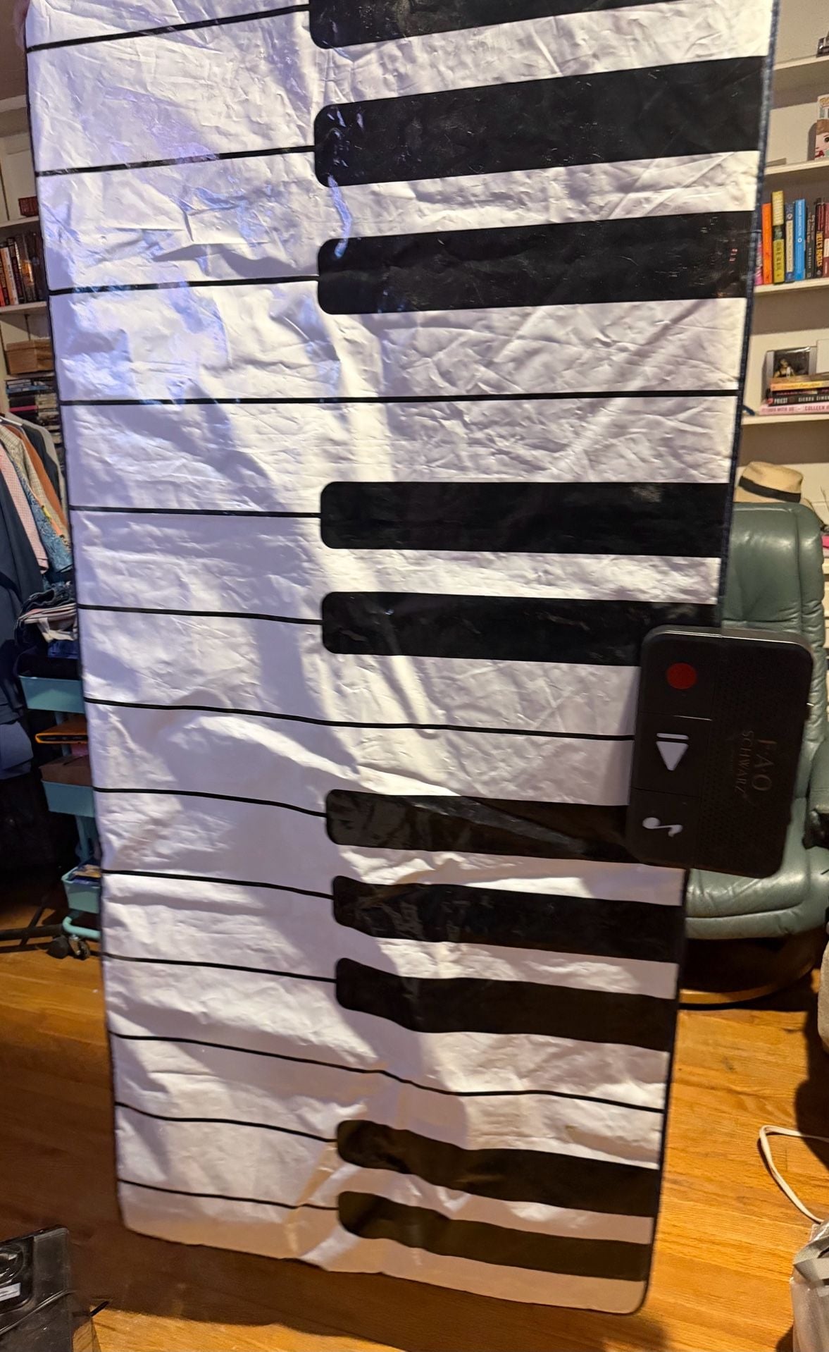 FAO Schwarz Giant Dance Mat Piano 12