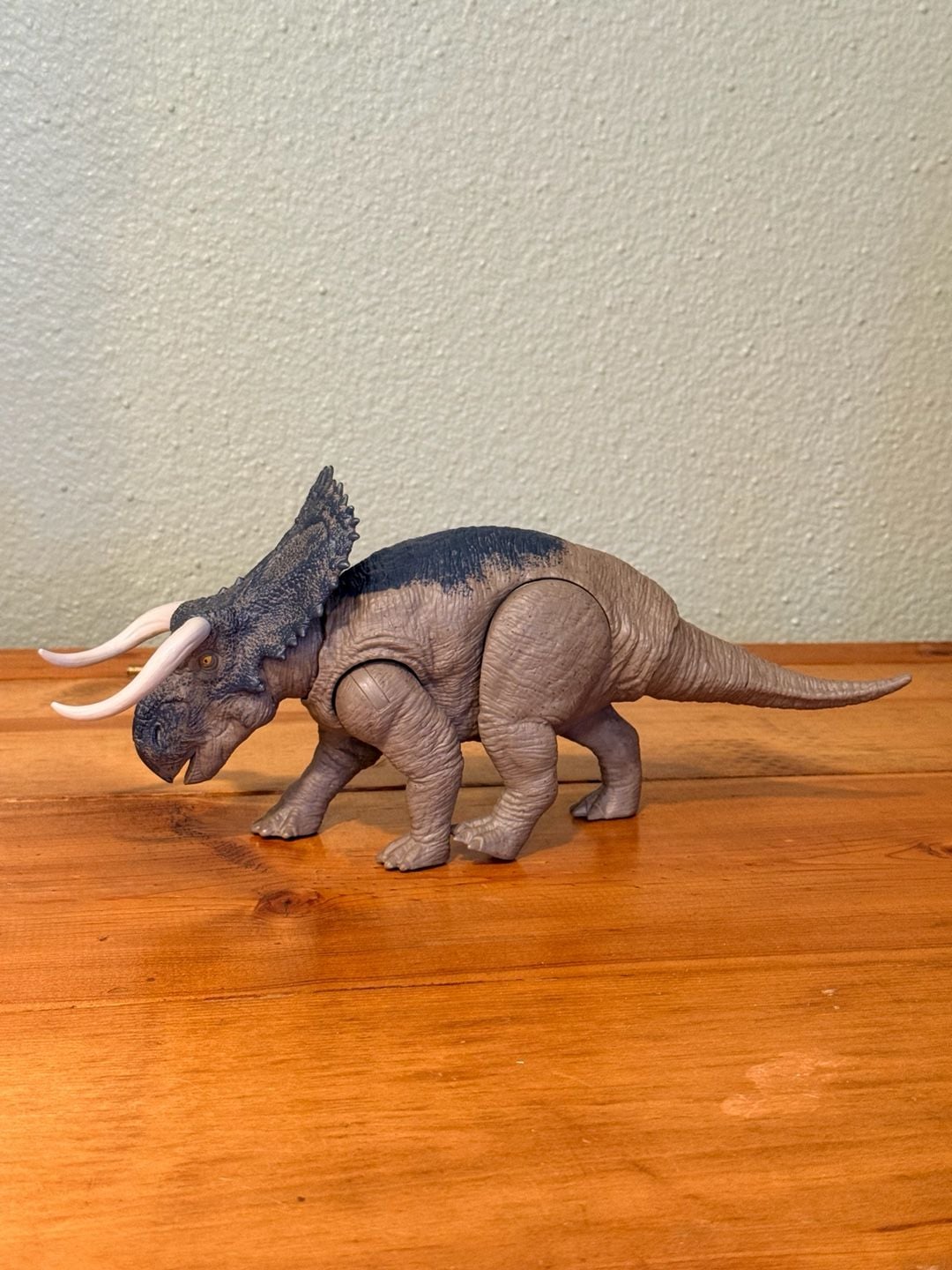Mattel Jurassic World Nasutoceratops Dinosaur Action Figure 1