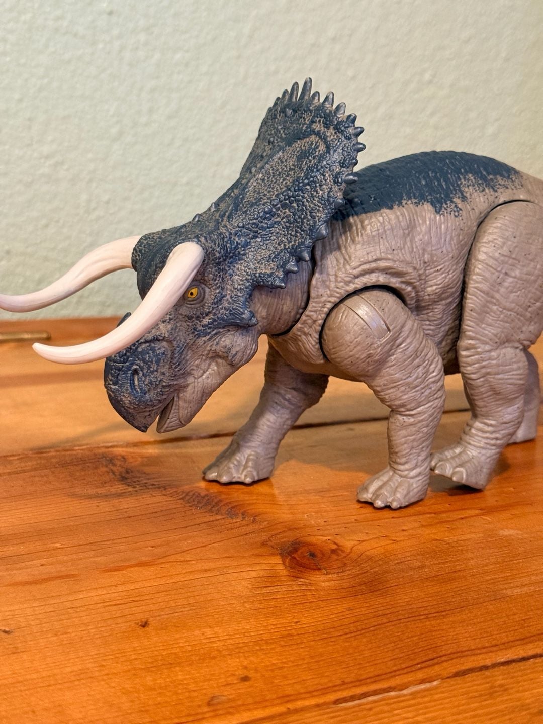 Mattel Jurassic World Nasutoceratops Dinosaur Action Figure 2