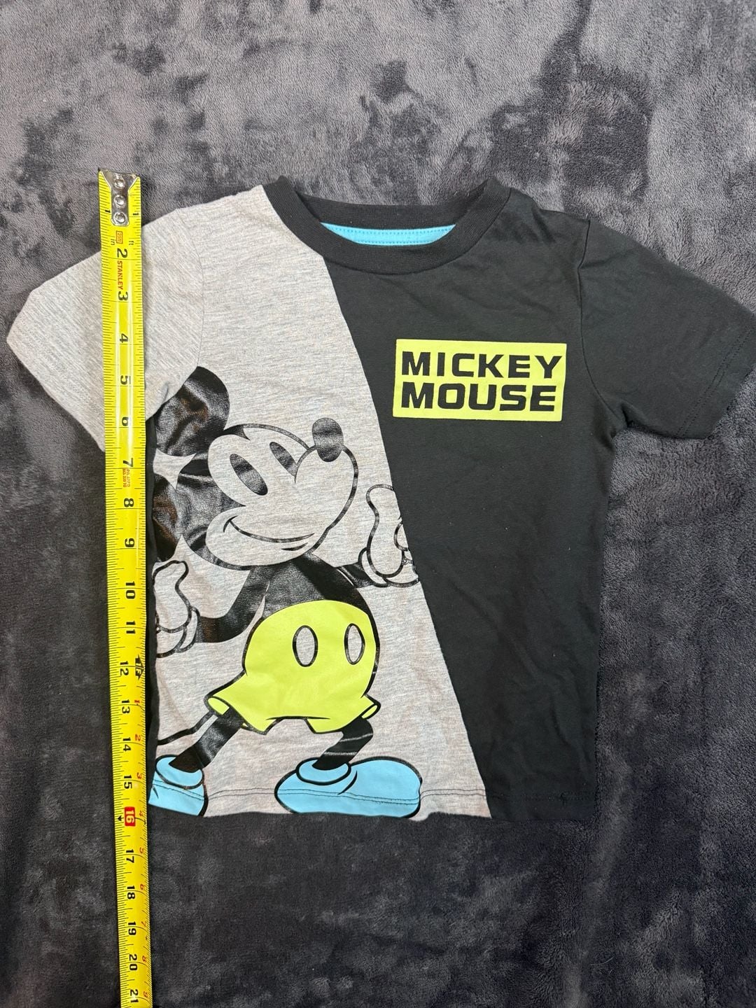 Kids Disney Mickey And Friends T-Shirt Size 4T Black Gray Graphic#129 1