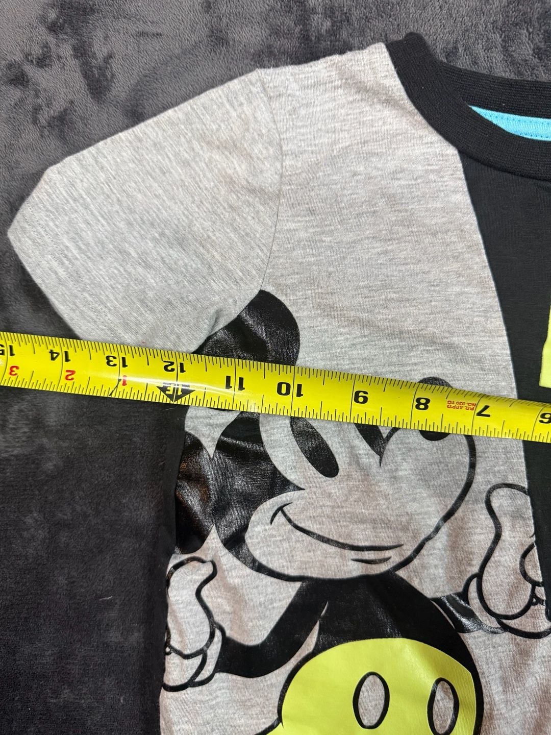 Kids Disney Mickey And Friends T-Shirt Size 4T Black Gray Graphic#129 2