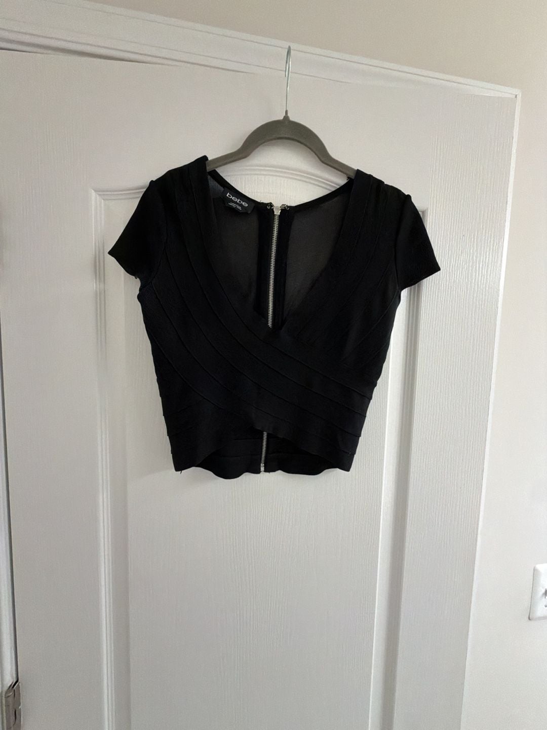 bebe Bandage Crop Top Size S Black Cap Sleeve V-Neck 2