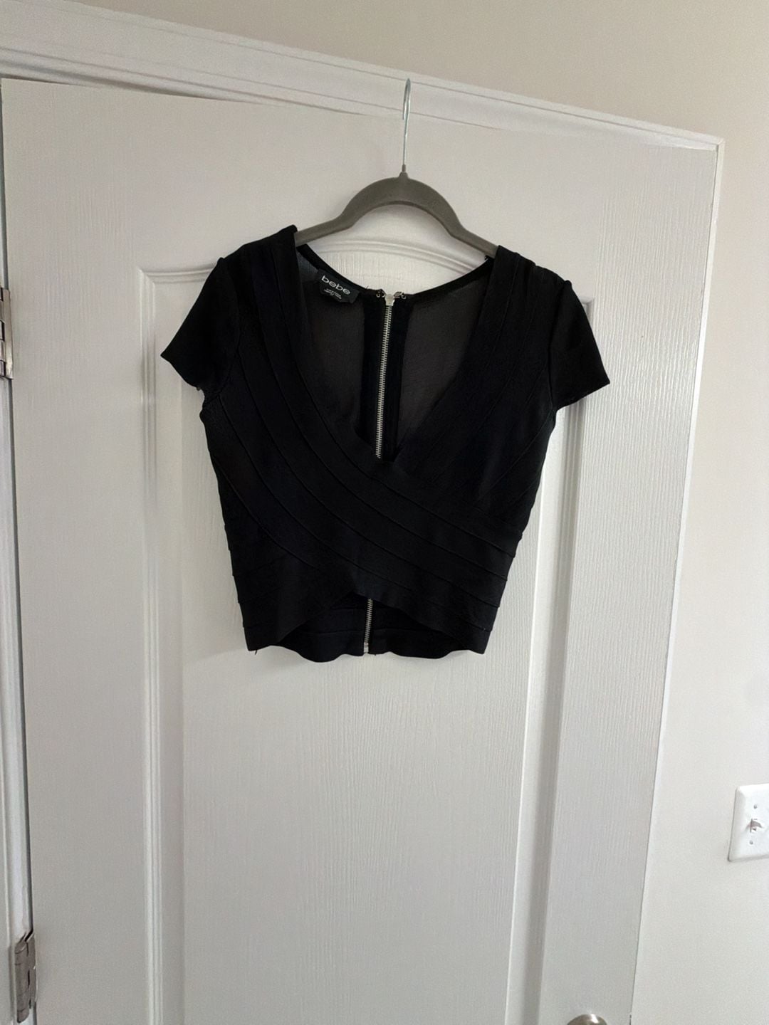 bebe Bandage Crop Top Size S Black Cap Sleeve V-Neck 3