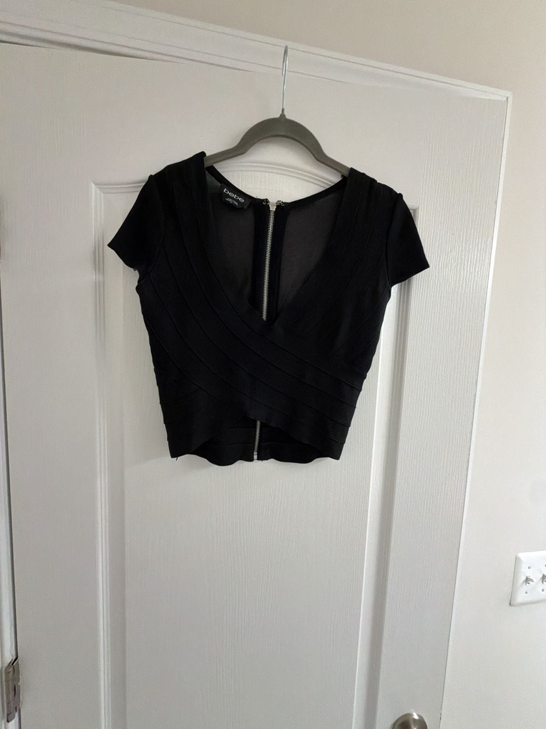 bebe Bandage Crop Top Size S Black Cap Sleeve V-Neck 4