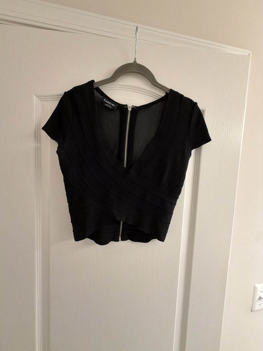 bebe Bandage Crop Top Size S Black Cap Sleeve V-Neck 7