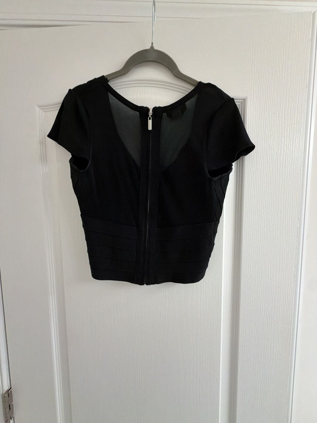 bebe Bandage Crop Top Size S Black Cap Sleeve V-Neck 8