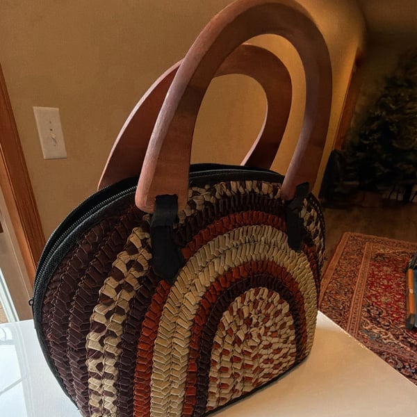 Vintage Handwoven Rattan Rainbow Wooden Handle Zipper Handbag