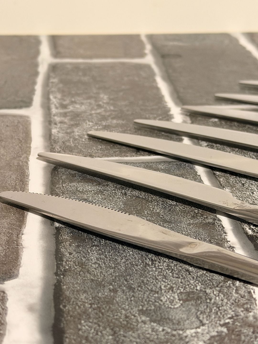 Stainless Steel Dinner Knives Set of 7 Serrated Flatware 4