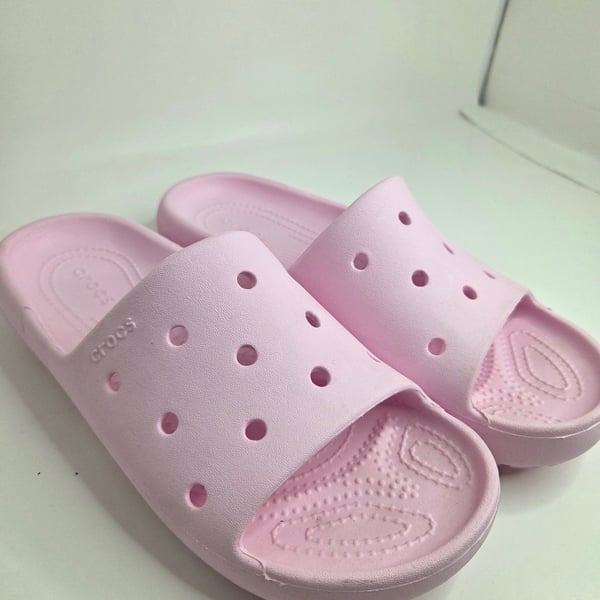 Crocs Classic Slide Size W7 Pink Sandals